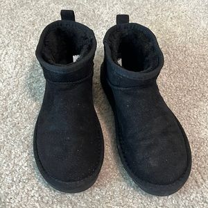 cushionaire mini black boot